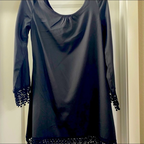 Black long sleeve dress ✨ 30% OFF BUNDLE 2+ items ✨ - Picture 1 of 4